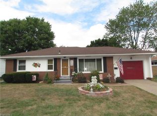 2129 Springfield Center Rd, Akron, OH 44312