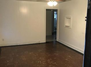 416 4th Ave, Montgomery, WV 25136