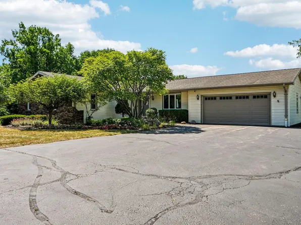 6797 Manchester Rd, South Beloit, IL 61080