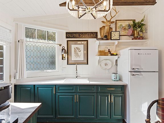 3rd image of 1394 Peace In Valley Road