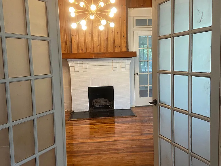 616 W Azeele St #1 — Photo 3