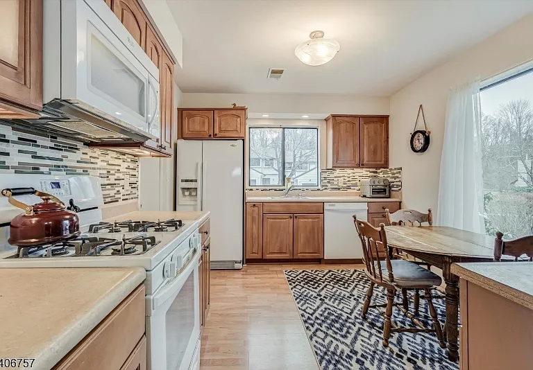 7 Eagle Dr — Photo 3