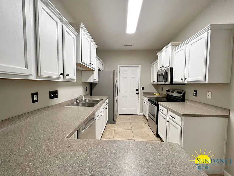 133 Farrah Ave — Photo 6
