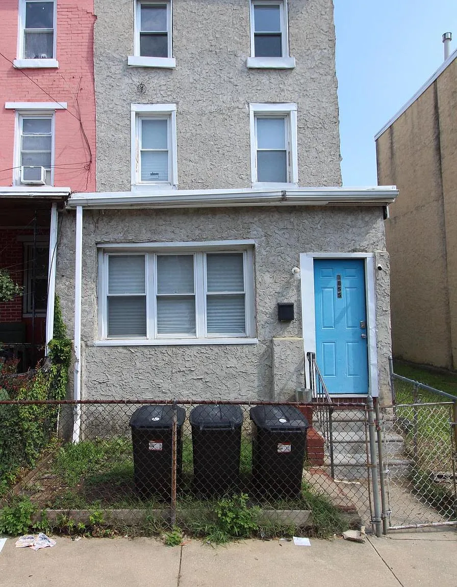 5 bed, 1728 sqft, $3,950 — Photo 1