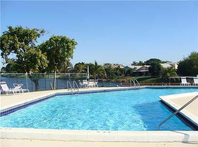 Rainberry Pool