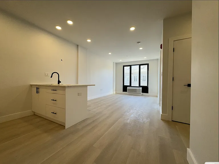 261 Forrest St #3 — Photo 3