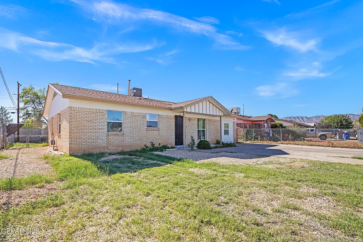 Building Photo - 5516 Fairbanks Dr