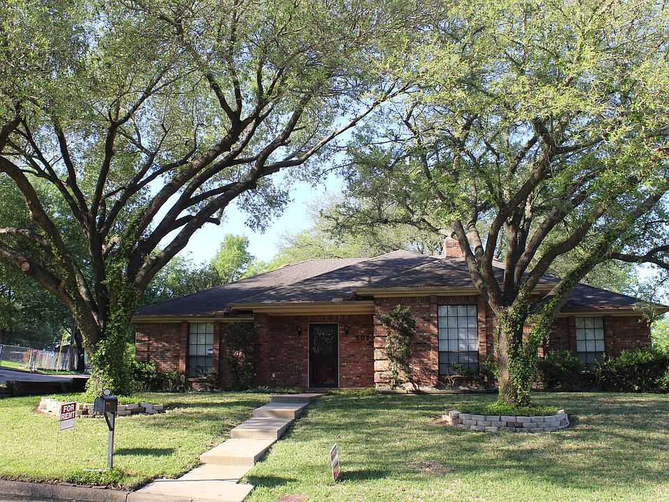 1st image of 507 Lake Meadows Dr