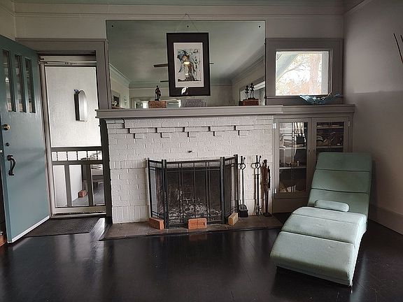 Fireplace & built-in curio