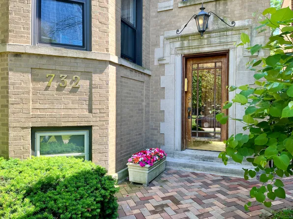 732 Mulford St APT 1, Evanston, IL 60202