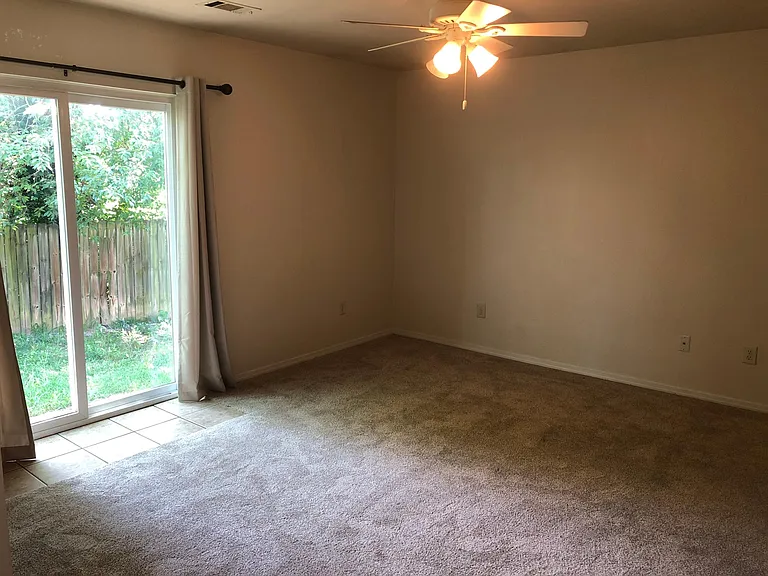 1942 N Pine Valley Dr — Photo 5
