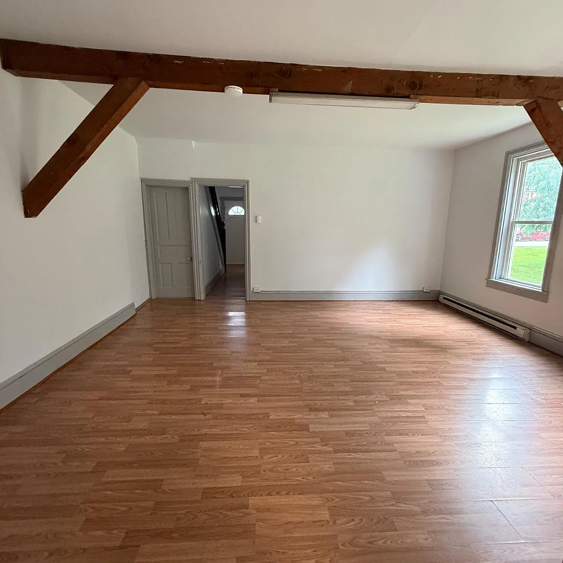 3 bed, 1.0 bath, 1500 sqft, $1,425 — Photo 4