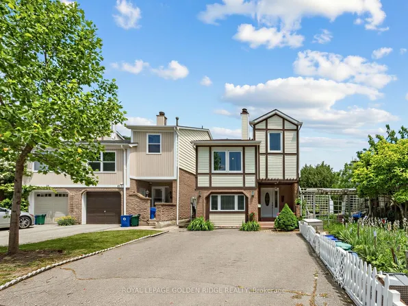 23 Natalie Ct S, Markham, ON L3P 3T5