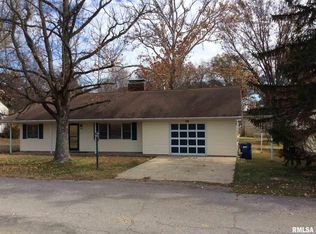 706 Columbia Ave, Mount Vernon, IL 62864