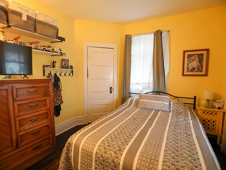 98 Hurley Ave — Photo 7