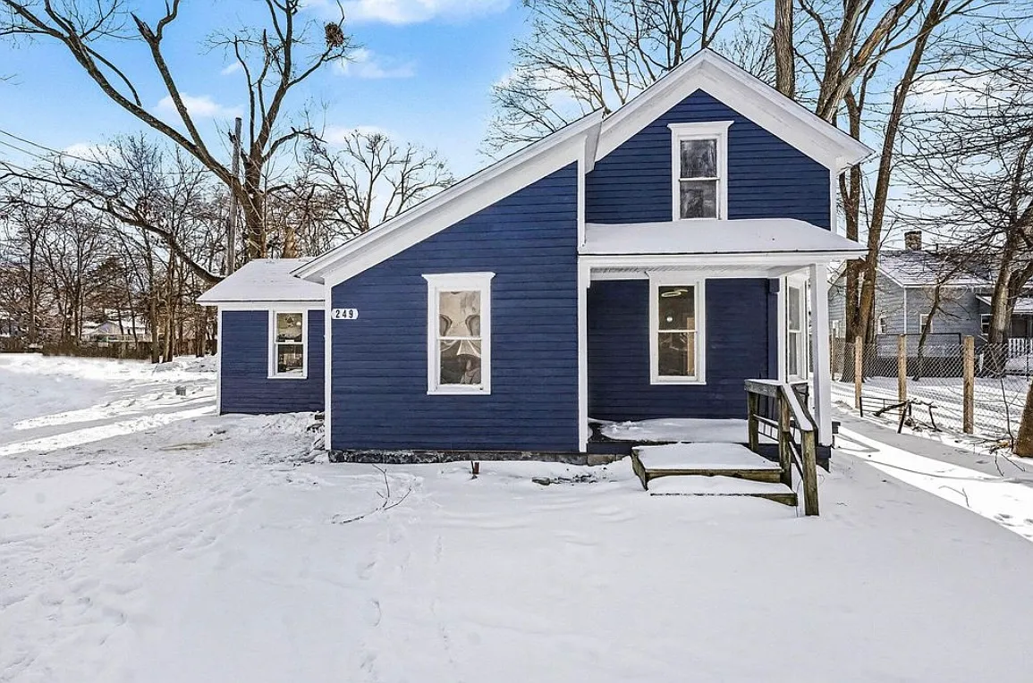 3 bed, 1140 sqft, $1,650 — Photo 3