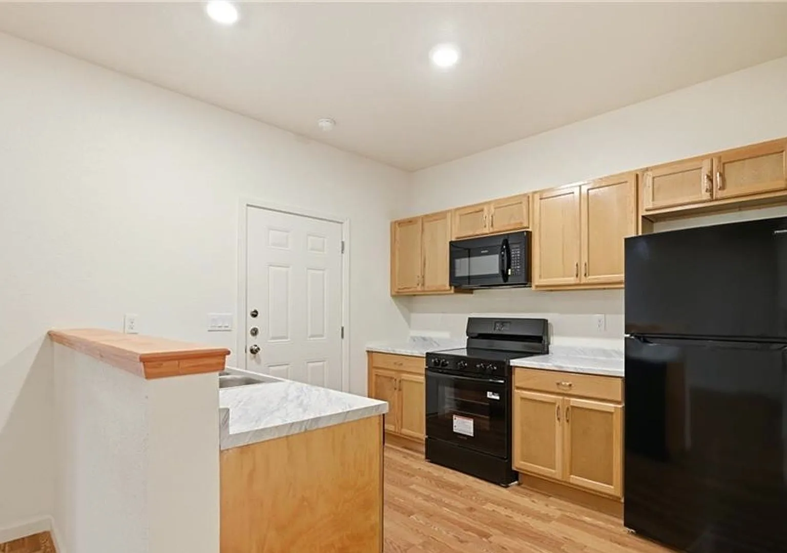704 Norris Ave — Photo 2