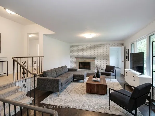12 Longbridge Rd, Vaughan, ON L4J 1L5