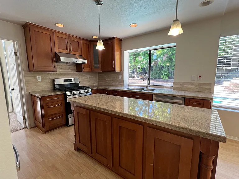2209 E Vista Canyon Rd — Photo 11