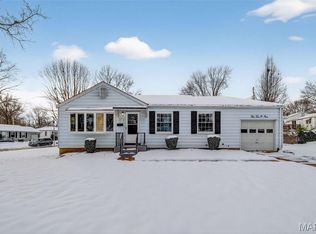 10201 Surf Dr, Saint Louis, MO 63137