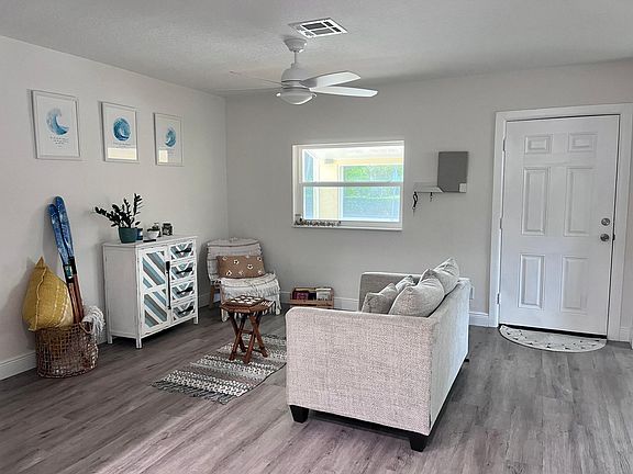 5th image of 2110 Palm Ave