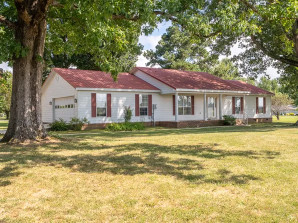 775 2nd Ave S, Loretto, TN 38469