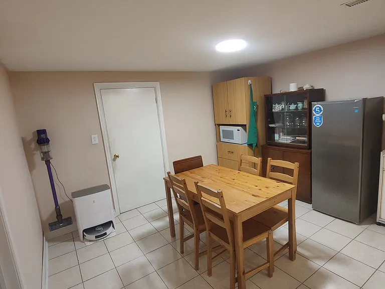 30 Orangewood Cres #BASEMENT — Photo 5