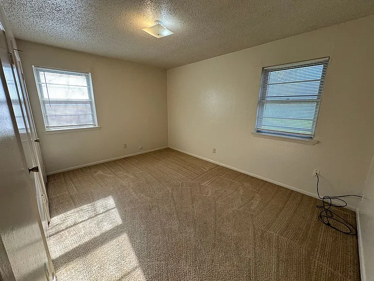1104 Cummings Ave — Photo 12