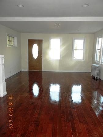 2nd image of 2559 Pearsall Ave