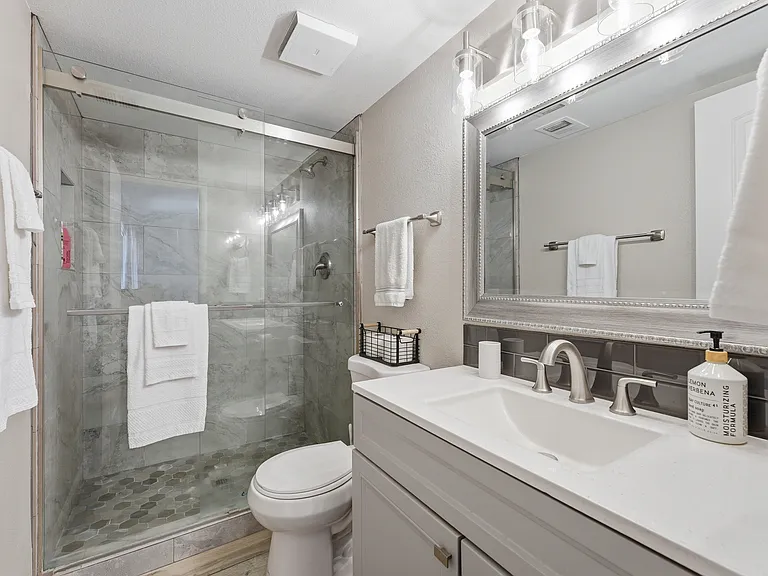 932 W Julie Dr — Photo 28