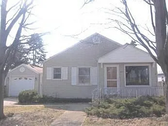 815 Greenwood Ave photo 1
