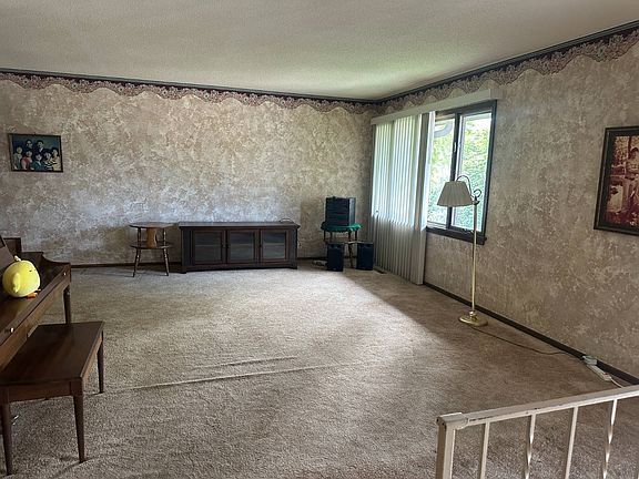 5th image of 4011 Fairacres Rd