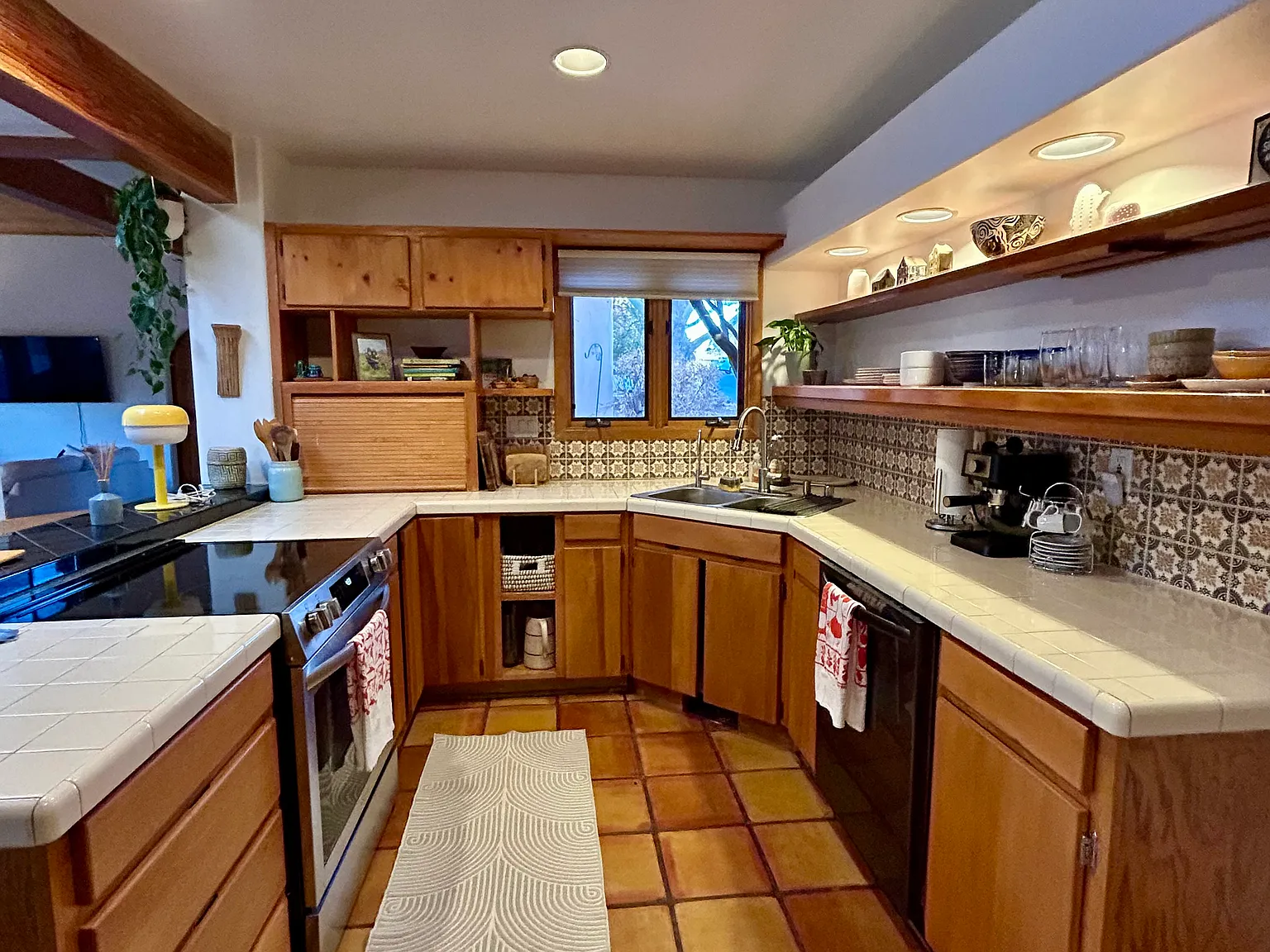 2 bed, 1574 sqft, $3,400 — Photo 4