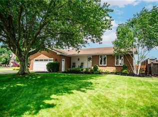 171 Pinewood Dr, Buffalo, NY 14224