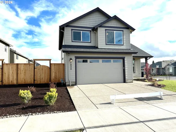 1842 SE Blueberry St #12, Dallas, OR 97338