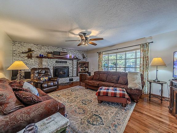 2nd image of 30197 Orange Blossom Ln