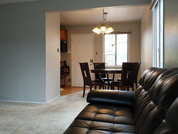 5th image of 147 Sawyer St