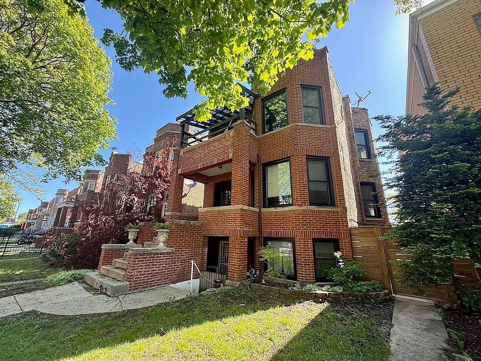 1st image of 3911 N Spaulding Ave #1