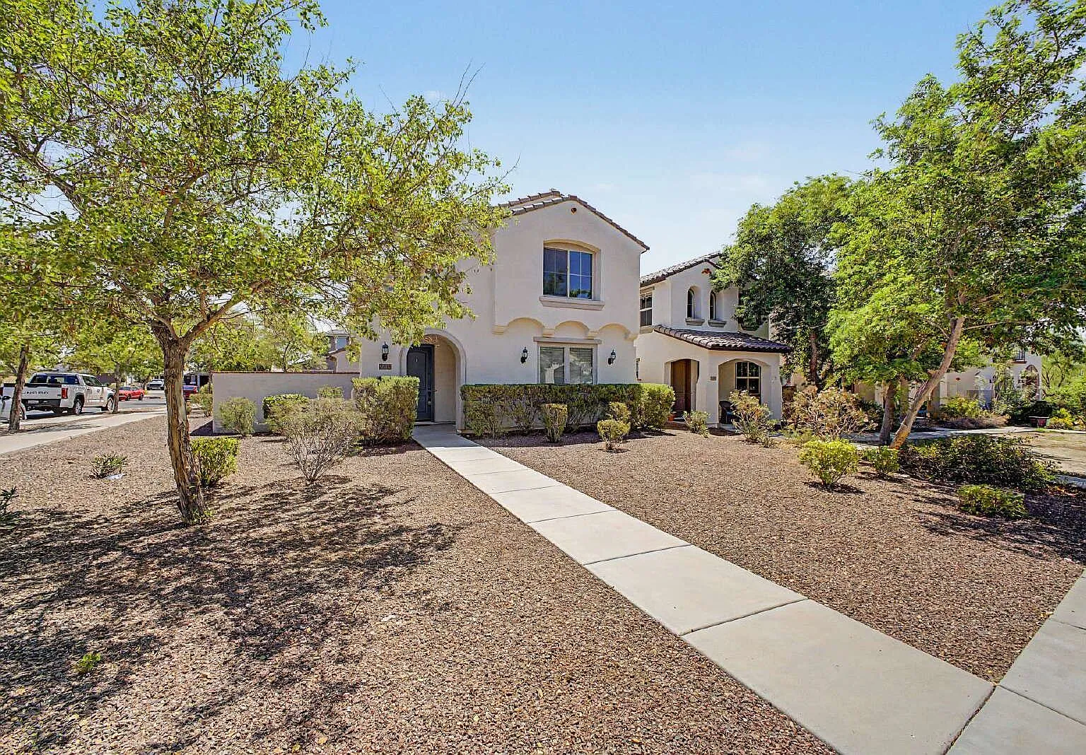 4 bed, 3.0 bath, 2514 sqft, $2,495 — Photo 3