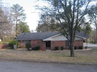 1502 Leo Ln, Opelika, AL 36801