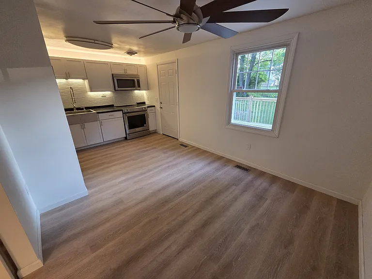 735 Southbriar Rd — Photo 9