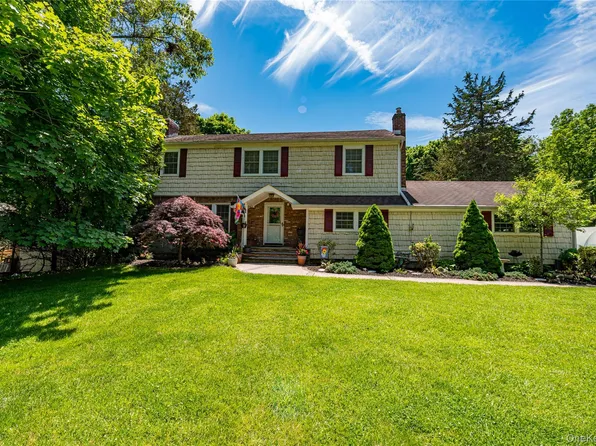 3 Thompson Hill Road, Saint James, NY 11780