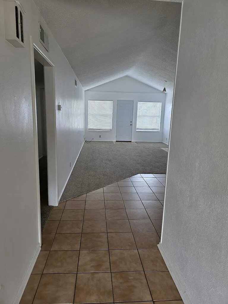 2 bed, 2.0 bath, 1218 sqft, $1,900 — Photo 2
