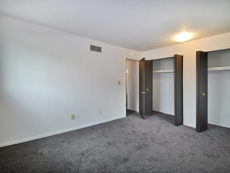 Carriage House Apartments — Photo 16