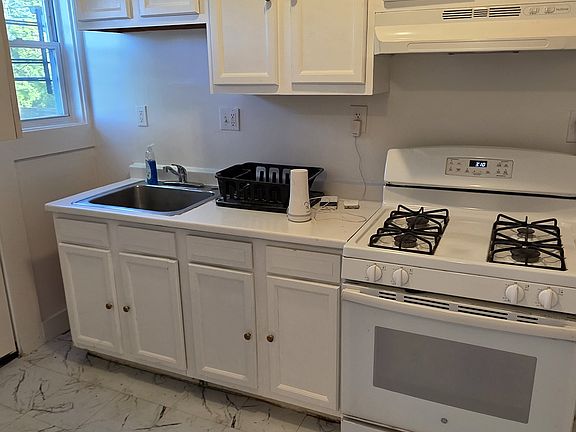 3rd image of 4620 Pall Mall Rd