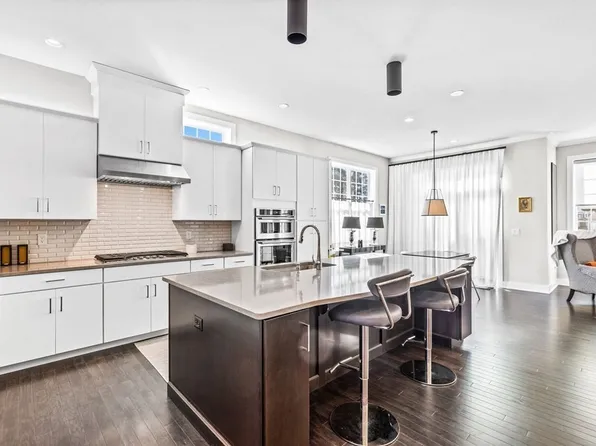 134 Glen Ellen Blvd #134, Millis, MA 02054