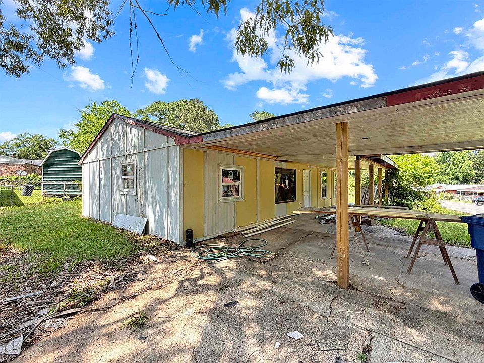 1st image of 111 Carver Dr