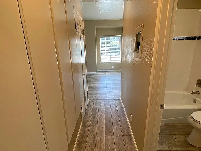 1 bed, 799 sqft, $2,400 — Photo 3