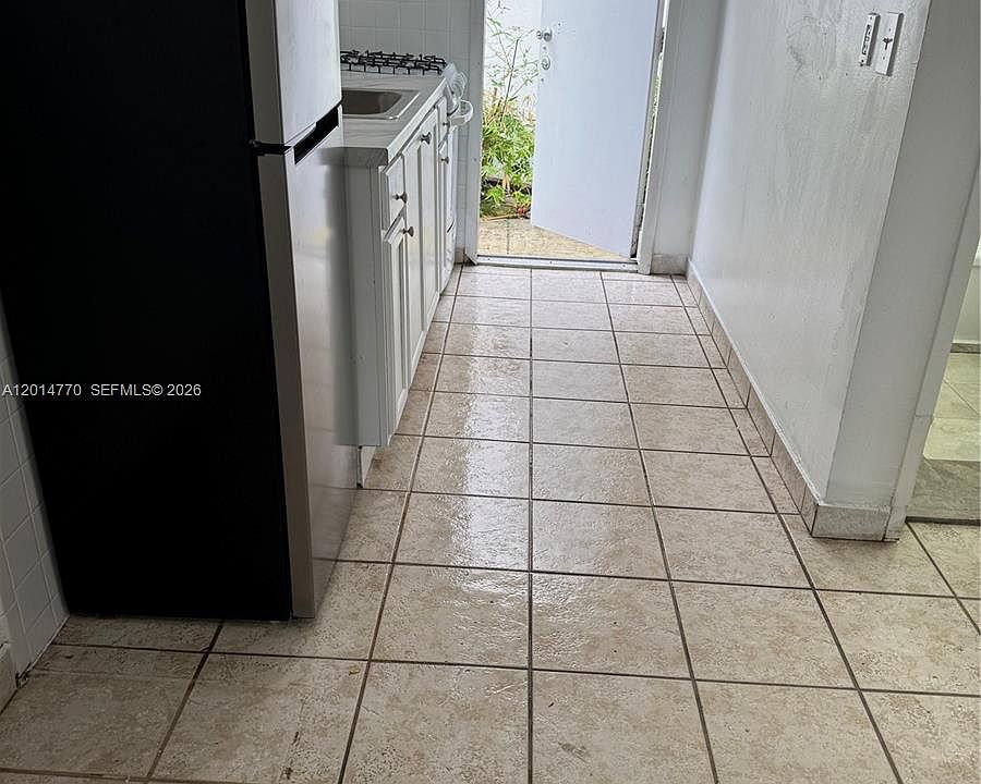 1st image of 7300 Harding Ave #9