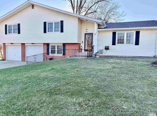 3 Newland Ln, Jacksonville, IL 62650